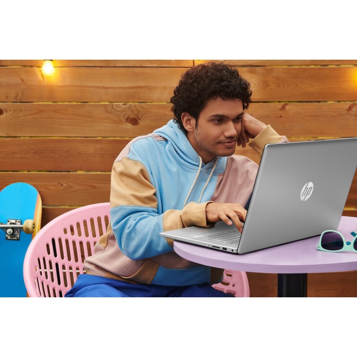 Ноутбук HP 17-cn3002ua 17.3