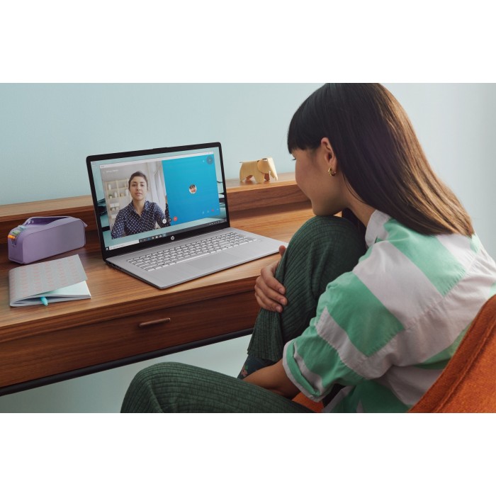 Ноутбук HP 17-cn3002ua 17.3